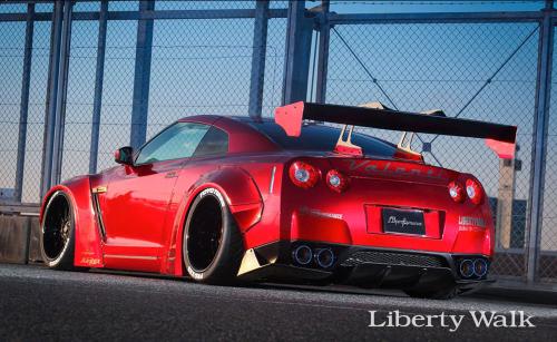 Nissan-GT-R-New-Body-Kit-Parts-Released-By-Liberty-Walk-11